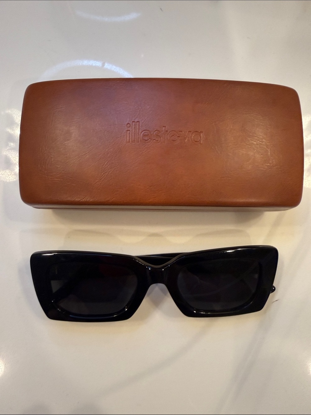 Illesteva Black Cat-Eye Rectangular Sunglasses